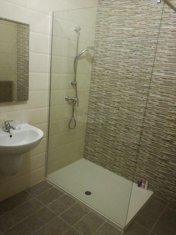 No8 @ Seabreeze Court Appartement Mellieħa Buitenkant foto