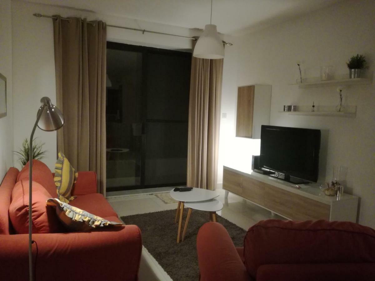 No8 @ Seabreeze Court Appartement Mellieħa Buitenkant foto