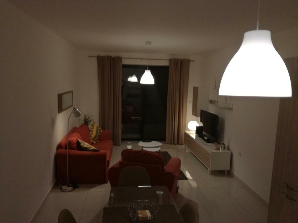 No8 @ Seabreeze Court Appartement Mellieħa Buitenkant foto