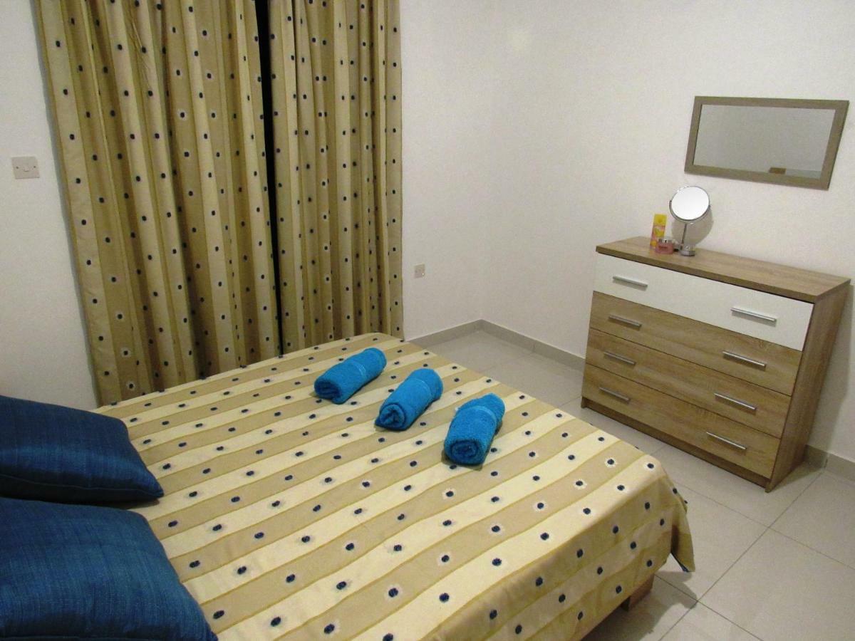 No8 @ Seabreeze Court Appartement Mellieħa Buitenkant foto