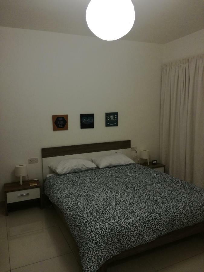 No8 @ Seabreeze Court Appartement Mellieħa Buitenkant foto